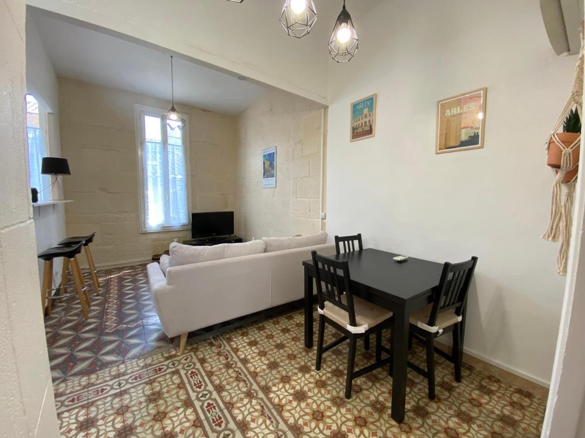 Le 23 - 2Eme Etage Apartment Arles Exterior foto